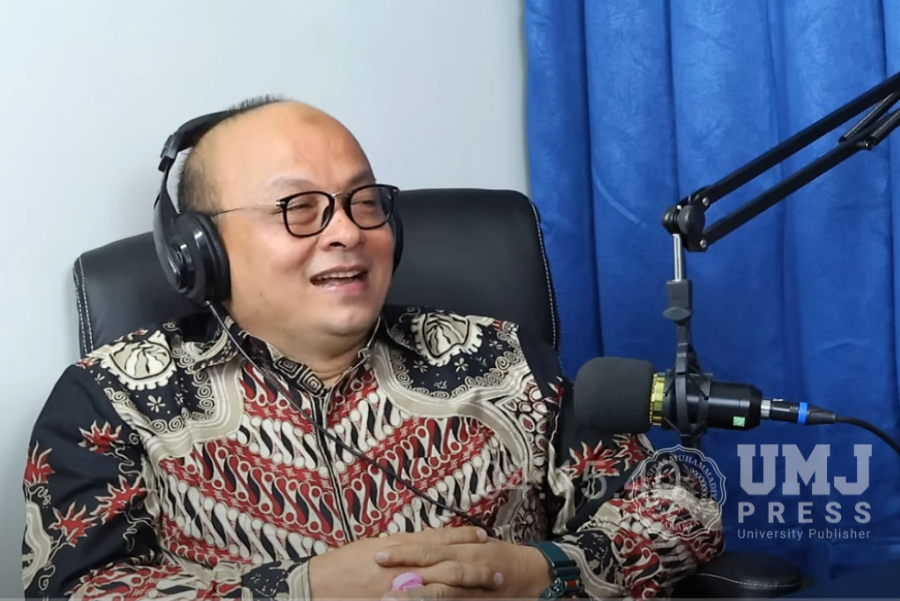 Read more about the article Direktur Penerbitan UMJ Press Jadi Narasumber Podcast, Berikan Tips Menulis Buku ISBN